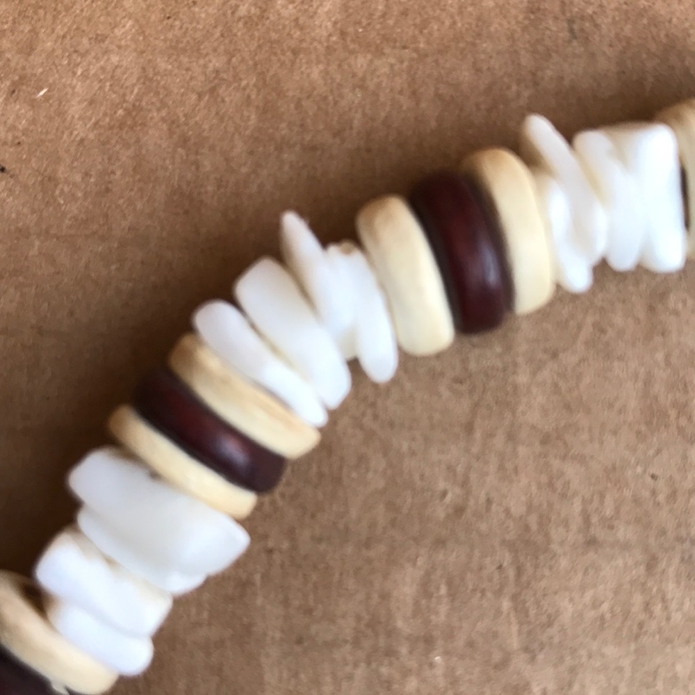 Shell necklace - Picture 2 of 3